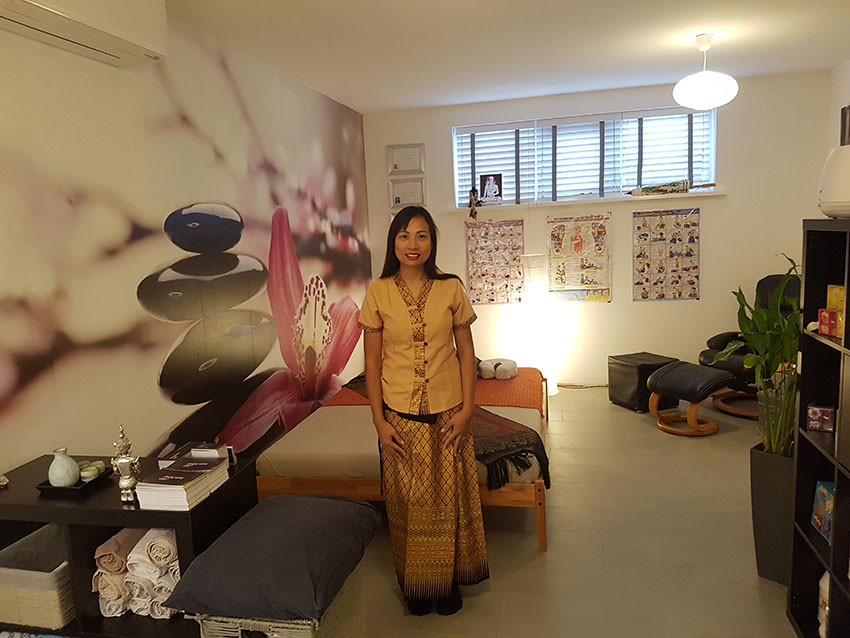 Paveena in the massage studio of Watpho Massage in Vleuten